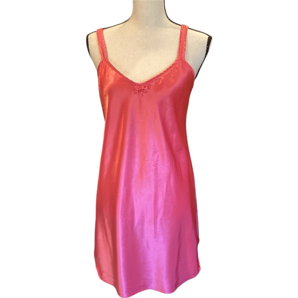 Secret‎ Treasures Satiny Silky Chemise Size Medium Peachy Pink Blissful Color